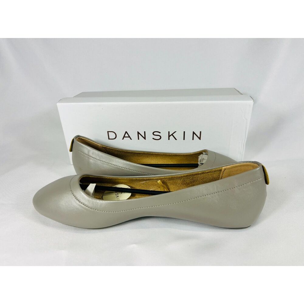 New in Box Danskin "Poise" Light Gray Ballet Flats 8.5 Memory Foam Vegan
